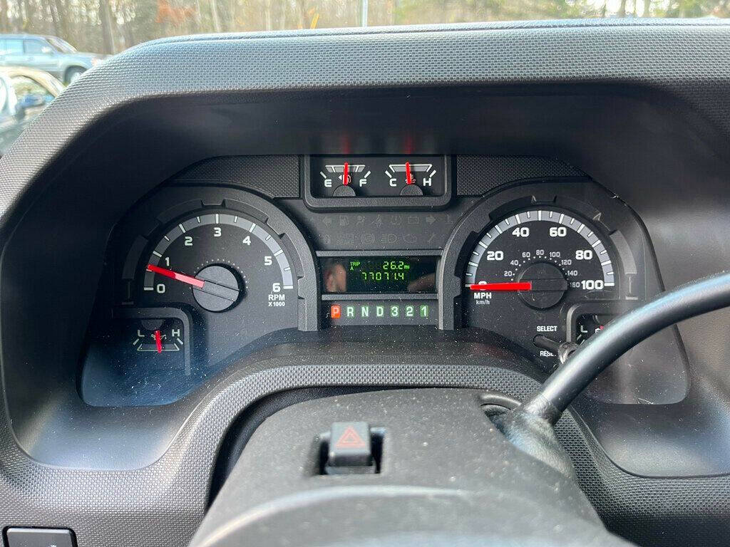 2015 Ford E-Series 43