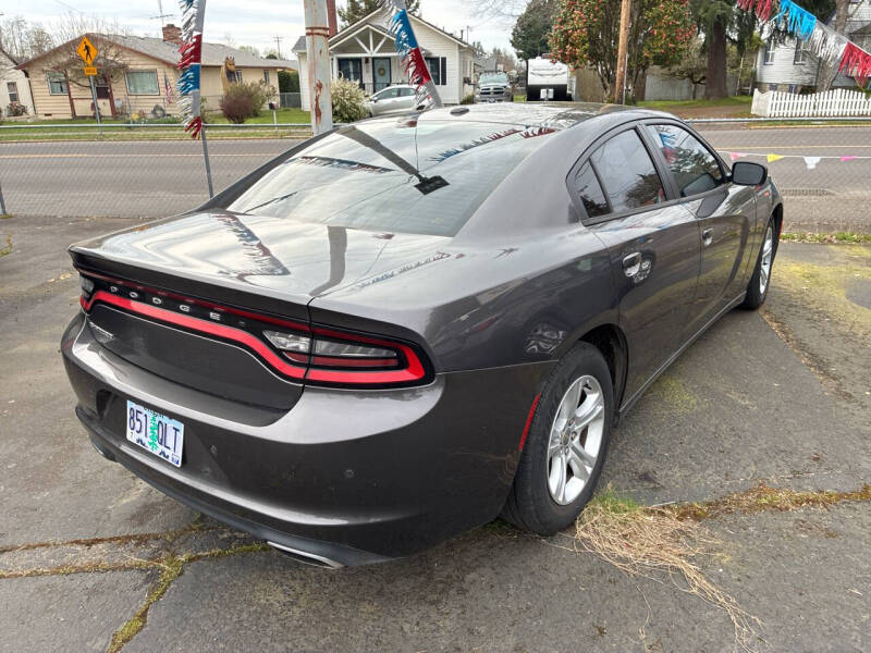 2016 Dodge Charger SE