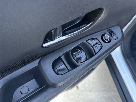 2022 Nissan Kicks SV