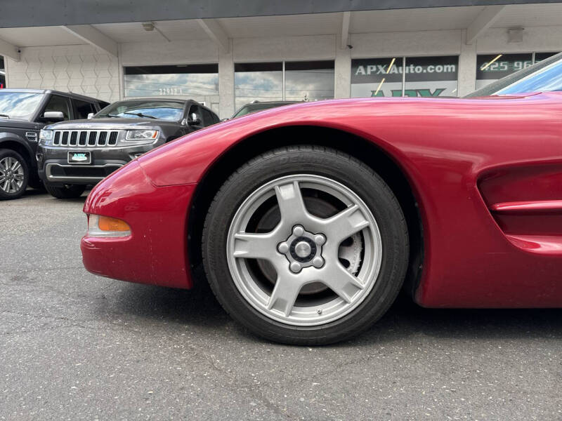 Used 1998 Chevrolet Corvette Base with VIN 1G1YY22G9W5124337 for sale in Edmonds, WA