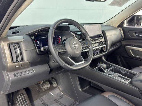 2023 Nissan Pathfinder Platinum