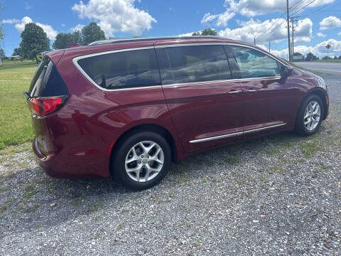 2017 Chrysler Pacifica Touring-L Plus