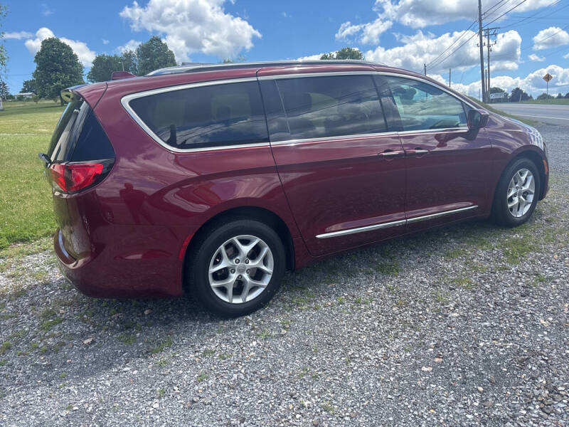 2017 Chrysler Pacifica Touring-L Plus