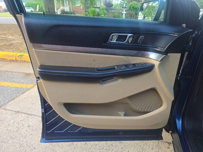 2016 Ford Explorer