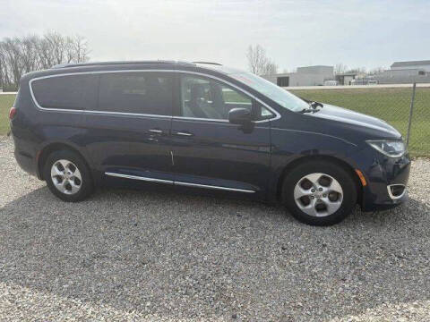 2017 Chrysler Pacifica Touring-L Plus