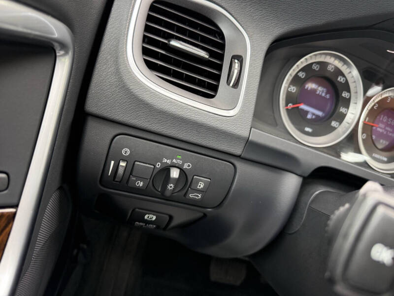 2013 Volvo S60 T5 Premier Plus