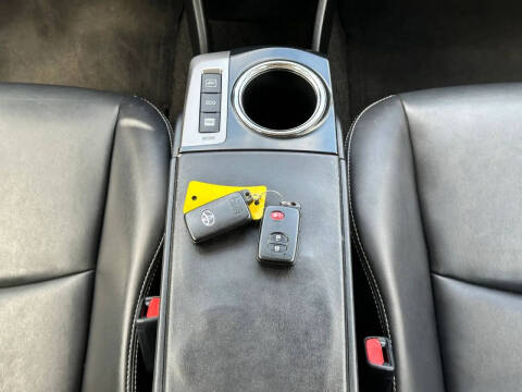 2016 Toyota Prius v