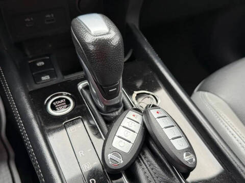 2021 Nissan Kicks SR