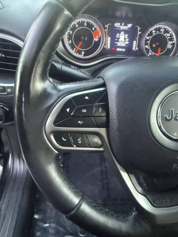 2019 Jeep Cherokee Latitude Plus