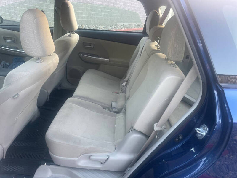 2013 Toyota Prius v Three