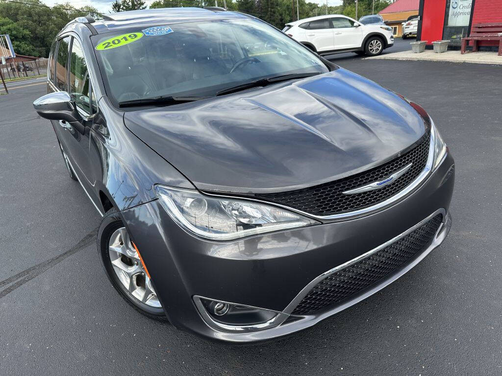 Gray 2019 Chrysler Pacifica Minivan Front-Wheel Drive 9-Speed Automatic