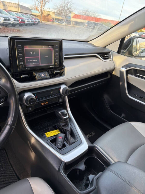 2020 Toyota RAV4 XLE Premium