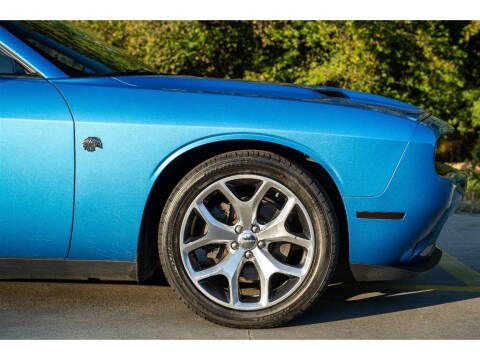 2015 Dodge Challenger SXT Plus