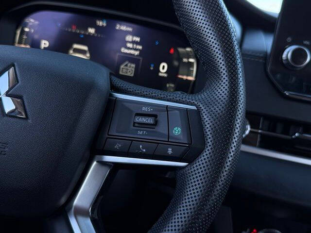 2023 Mitsubishi Outlander PHEV SE