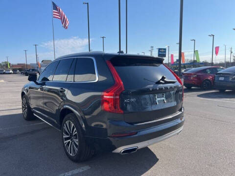2021 Volvo XC90 T6 Momentum 7-Passenger
