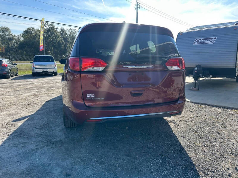 2017 Chrysler Pacifica Touring-L