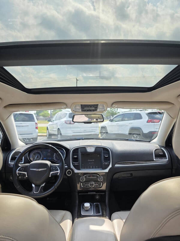 2016 Chrysler 300 C