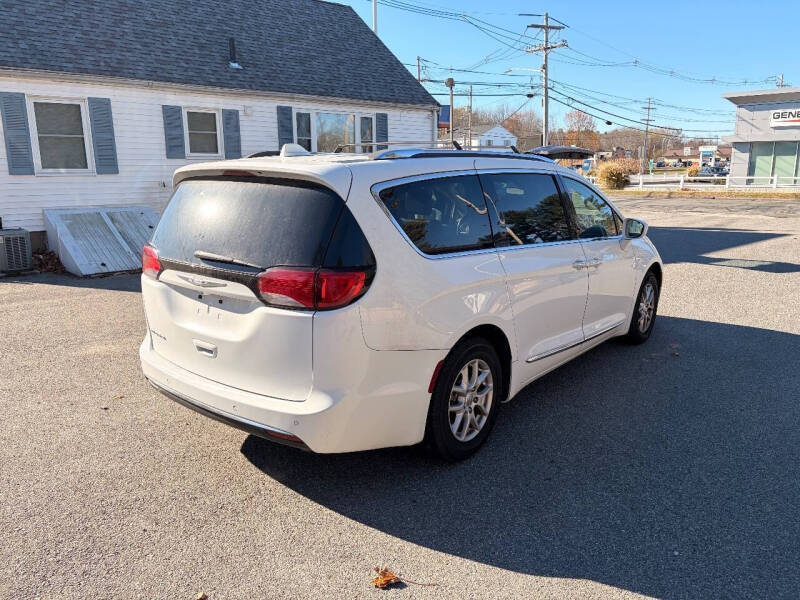 2020 Chrysler Pacifica Touring L