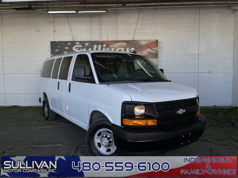 2017 Chevrolet Express Passenger LS's photo