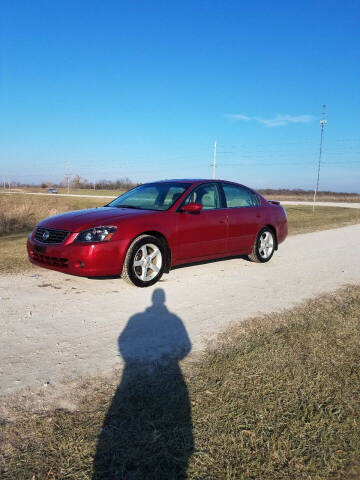 2005 Nissan Altima for sale at WESTSIDE GARAGE LLC in Keokuk IA