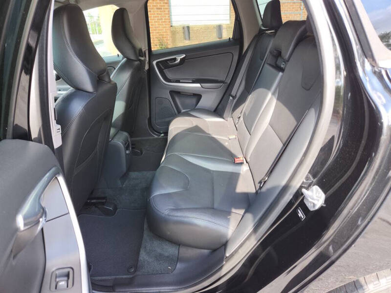 2016 Volvo XC60 T5 Drive-E Platinum