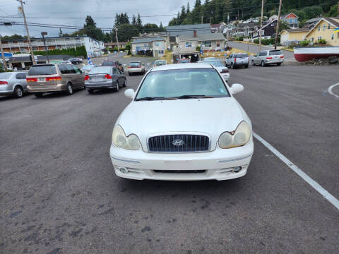 2004 Hyundai Sonata for sale at RAINIER AUTO SALES LLC in Rainier OR