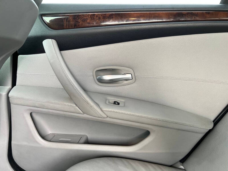 2010 BMW 5 Series 528i xDrive