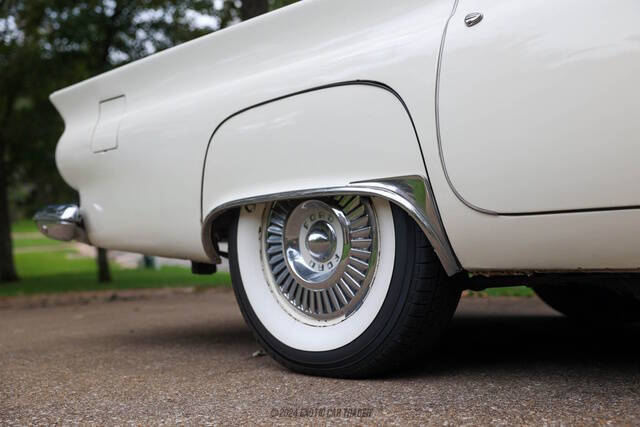 1957 Ford Thunderbird