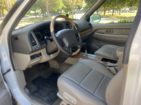 2001 Infiniti QX4