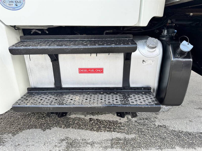 2016 Freightliner M2 106