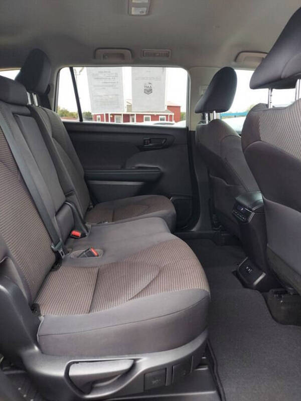 2021 Toyota Highlander LE