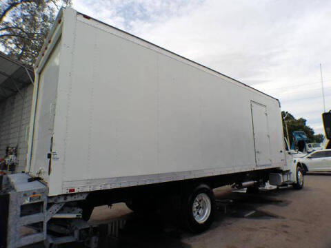2015 Freightliner M2 106