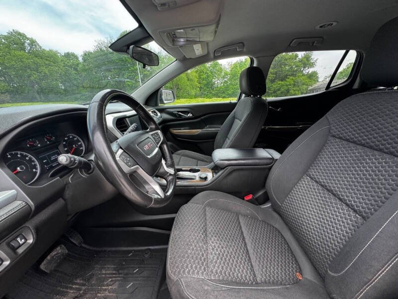 2017 GMC Acadia SLE-2