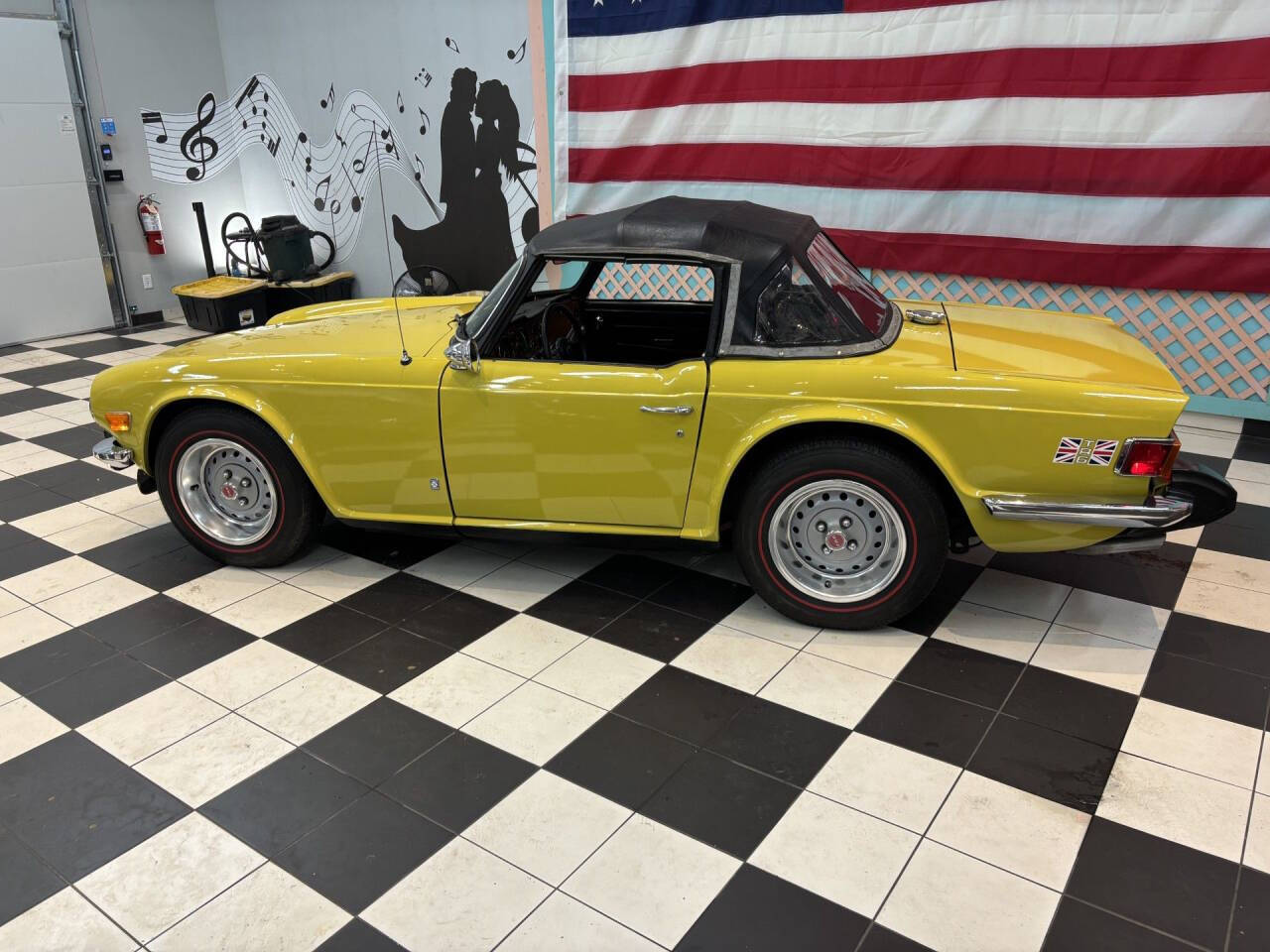 1974 Triumph TR6 10