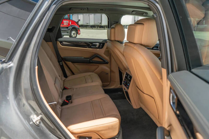 2023 Porsche Cayenne