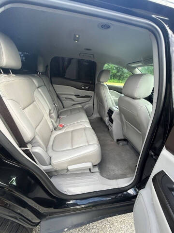 2017 GMC Acadia SLT-1