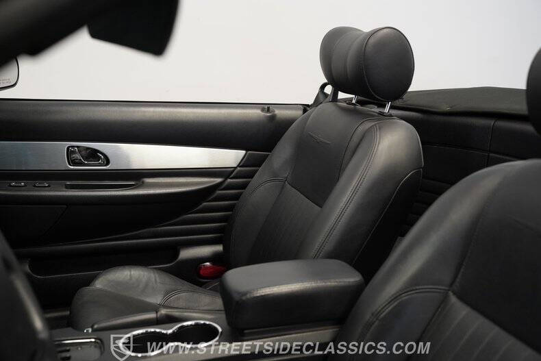 2004 Ford Thunderbird Deluxe