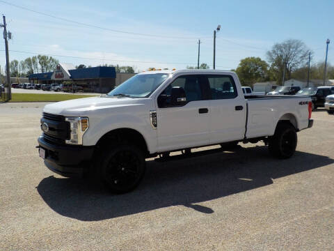 2018 Ford F-250 Super Duty for sale at Young's Motor Company Inc. in Benson NC