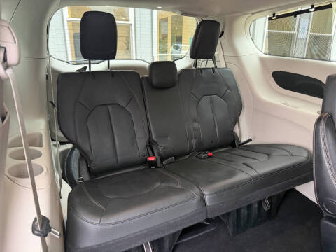 2020 Chrysler Pacifica Touring L