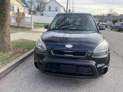 2012 Kia Soul +