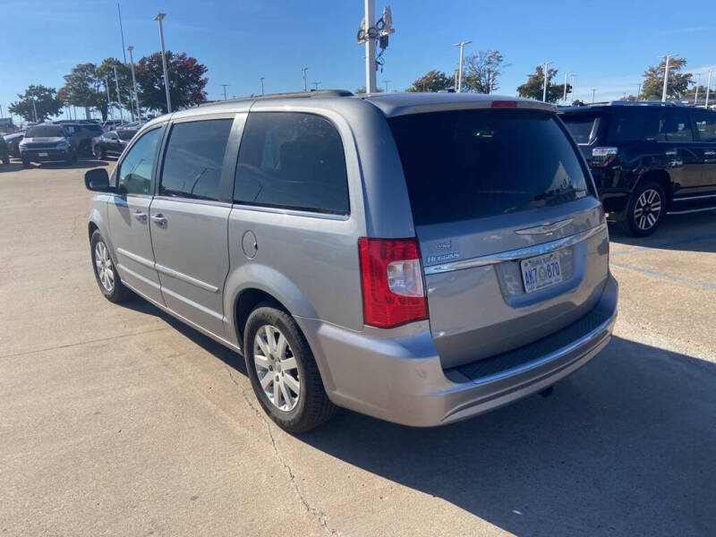 2014 Chrysler Town and Country Touring