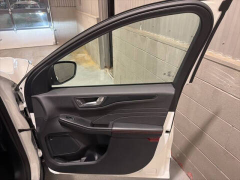 2025 Ford Escape Hybrid ST-Line Select