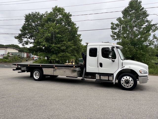 2017 Freightliner M2 106
