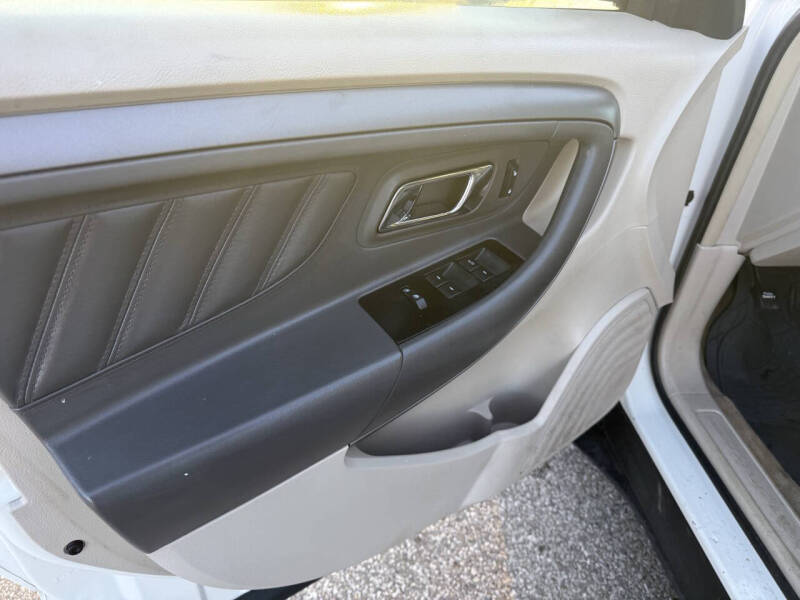 2011 Ford Taurus SEL