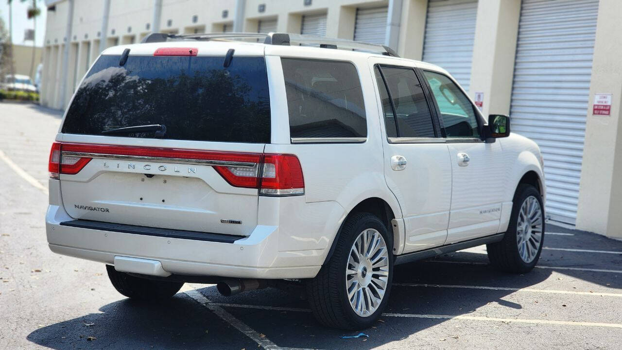 2015 Lincoln Navigator  - $20,900