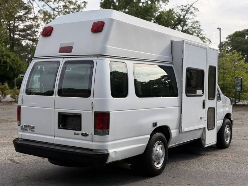2011 Ford E-Series E-350 SD