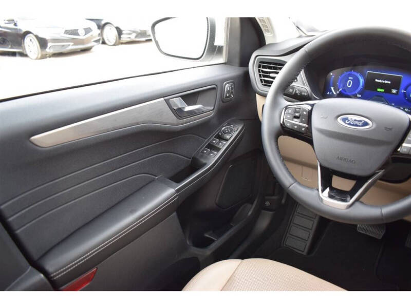 2022 Ford Escape Plug-In Hybrid Titanium