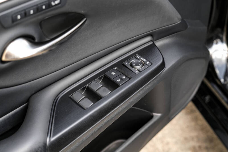 2020 Lexus ES 300h
