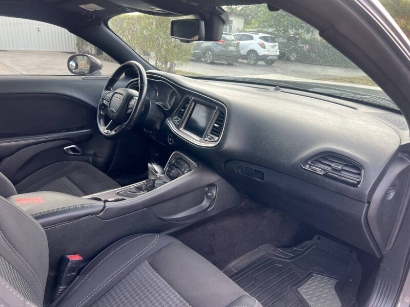 2017 Dodge Challenger SXT