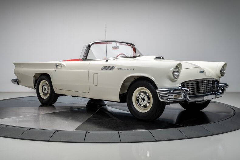 1957 Ford Thunderbird